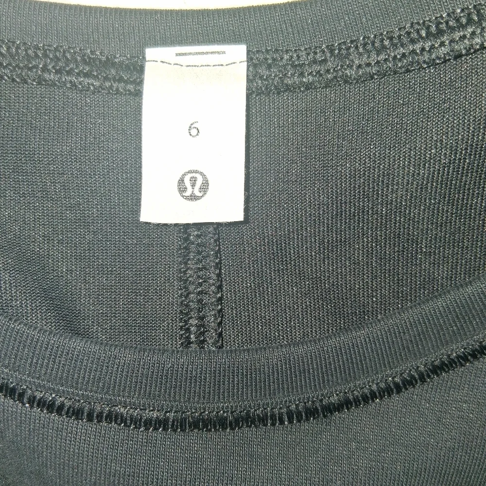 lululemon athletica Black Long Sleeve Crew Neck Tee Size 6